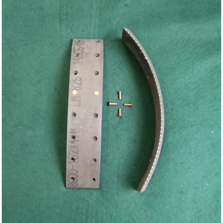 XK120EARLY Brake Linings with 16 Holes & Rivets